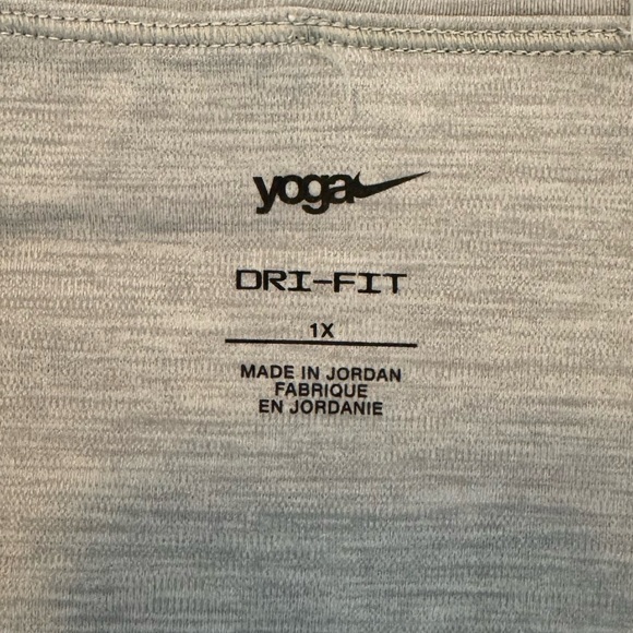 Nike Gray Yoga/Bike Shorts 1X - Picture 2 of 3